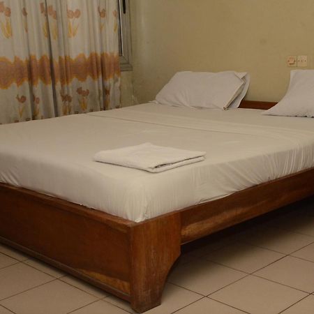 Hotel Ambassadors Ломе Екстер'єр фото