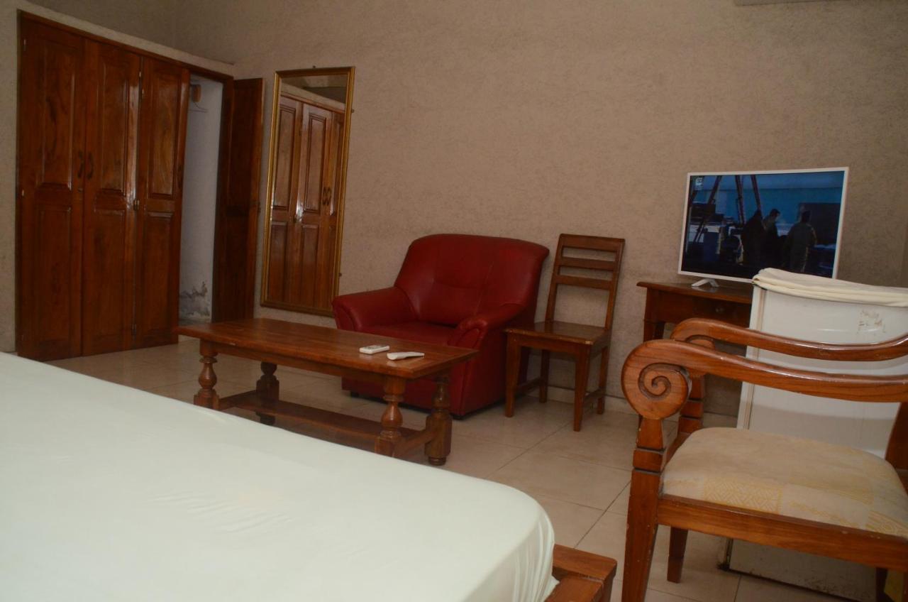 Hotel Ambassadors Ломе Екстер'єр фото